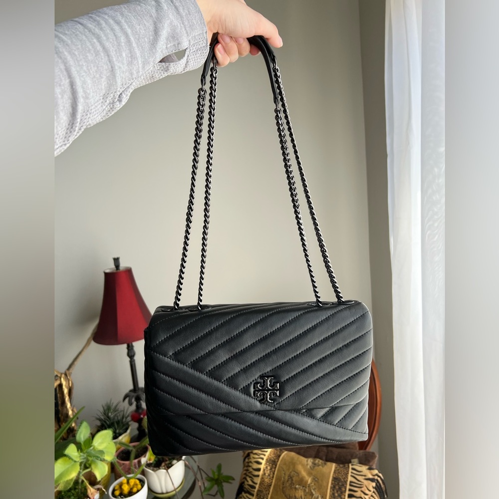 New Tory Burch Kira Chevron Convertible Shoulder Bag In Black